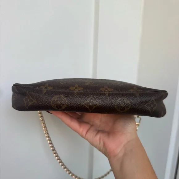 Louis Vuitton Pochette Accessoires – Monogram canvas, Authentic with COA - Picture 9 of 12